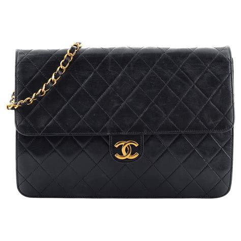 pochette chanel noir|chanel vintage clutch with chain.